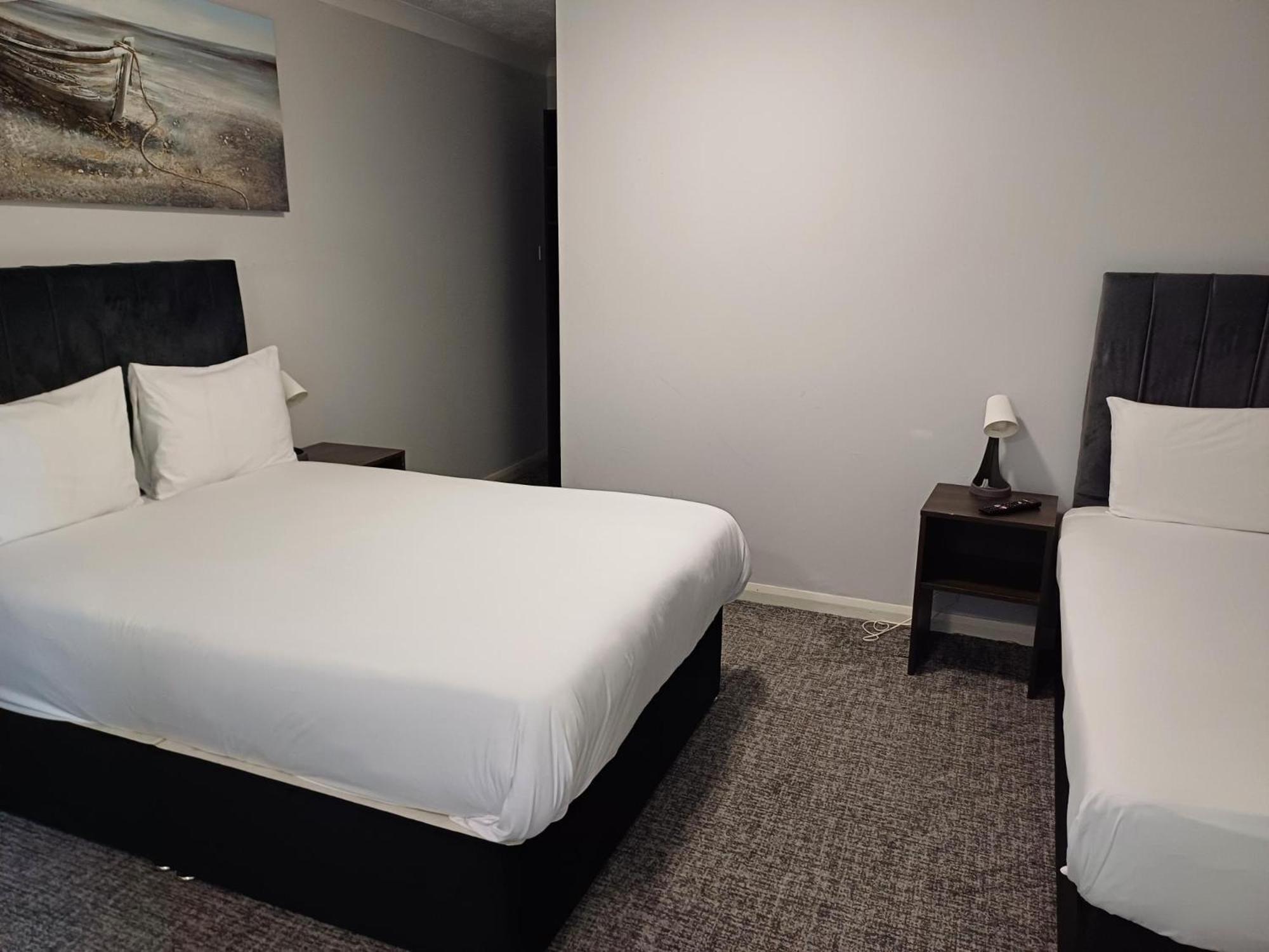 Kings Park Hotel Glasgow Room photo